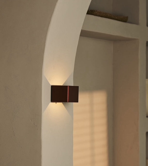 Luxe Tess Wandlamp – Oplaadbaar & Dimbaar met Bewegingssensor