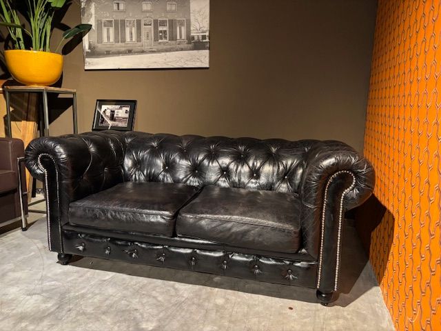 Chesterfield 2 zits Bank , Zwart Craqulee Leer