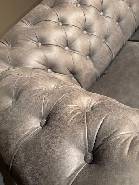 Chesterfield 3 zits Bank Grijs geschuurd Leer