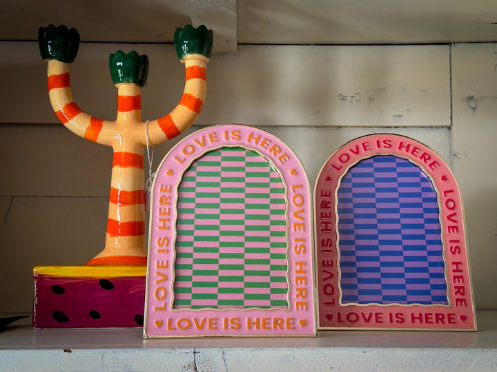 Fotolijstje Hard Roze – Love Is Here