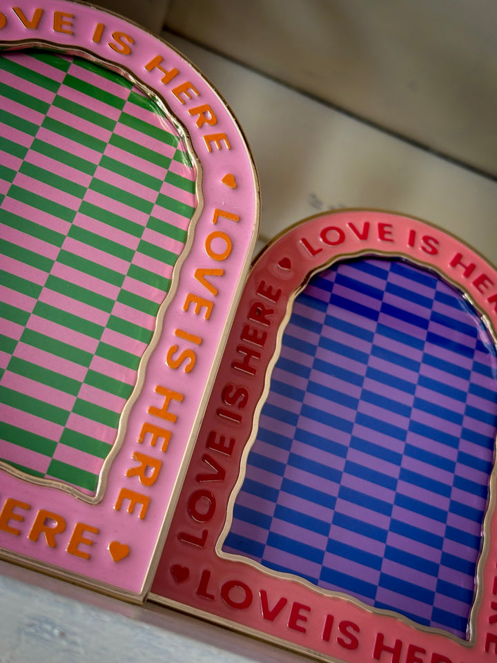 Fotolijstje Hard Roze – Love Is Here