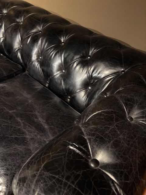 Chesterfield Bank Zwart Generfd Leer Nieuwstaat