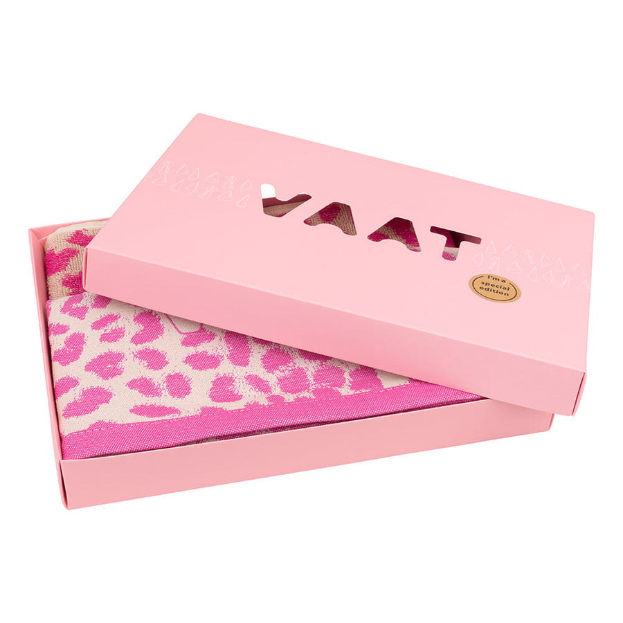 Cadeauset theedoek en keukenhanddoek luipaard roze zand in cadeaudoos