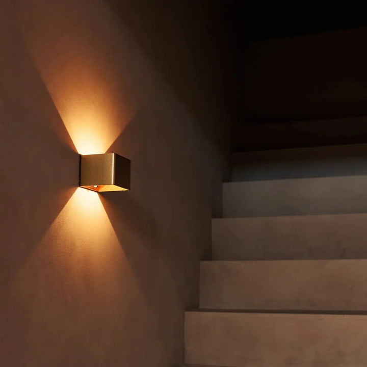 Luxe Tess Wandlamp – Oplaadbaar & Dimbaar met Bewegingssensor