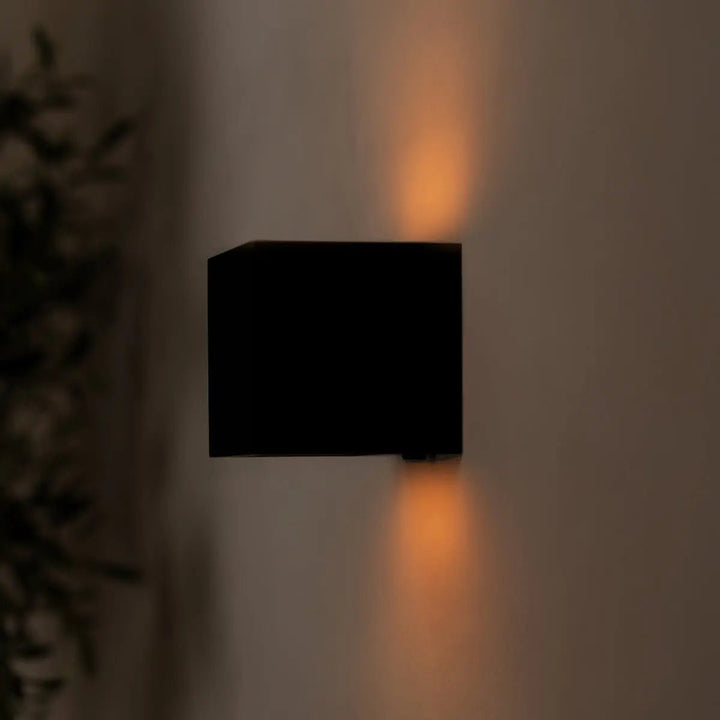 Luxe Tess Wandlamp – Oplaadbaar & Dimbaar met Bewegingssensor