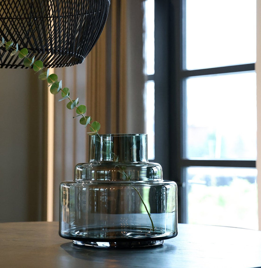 Grijze vaas – Mondgeblazen design van dik glas Ø23–33 cm