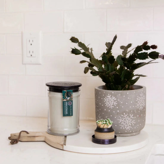 Bridgewater Candle Company – Amber & Emerald – Geurkaars