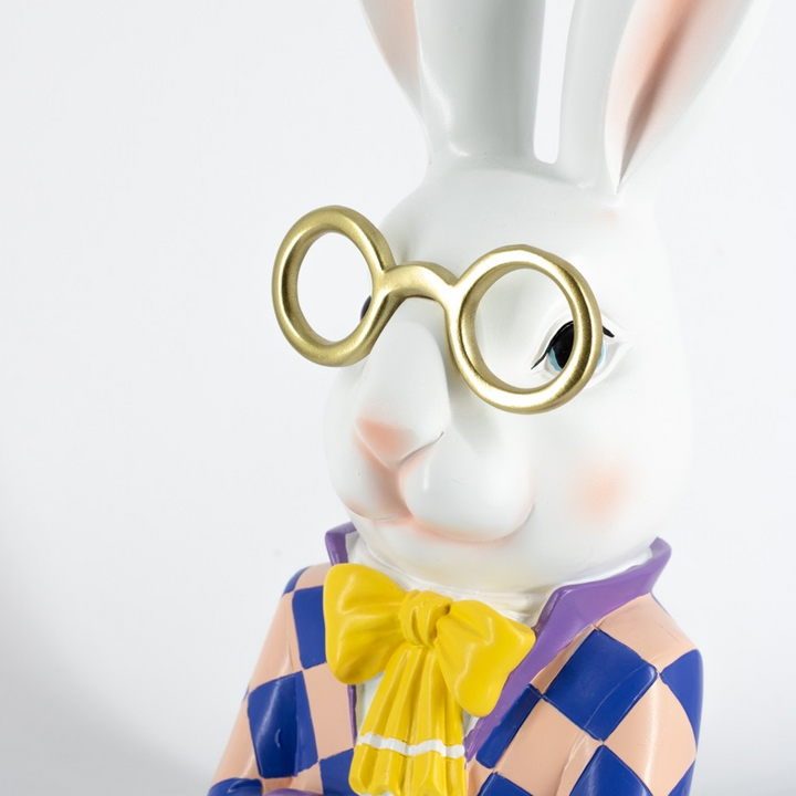 Paasornament haas met bril – kleurrijk decoratiebeeld