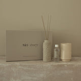 Cadeauset Cozy Moment White Sandalwood – geurstokje, refill & 2 mokjes – Ash & Ivory