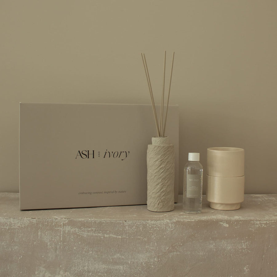 Cadeauset Cozy Moment White Sandalwood met geurstokje en 2 mokjes