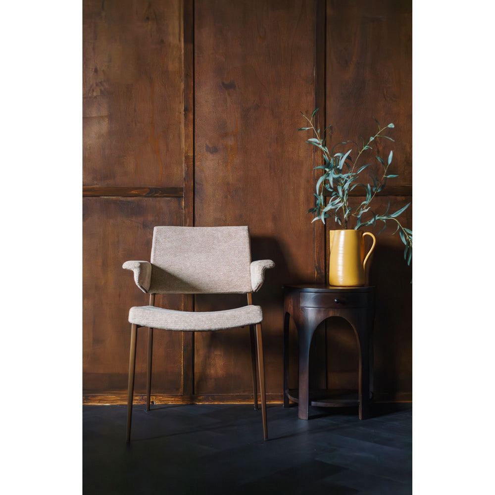 Dutchbone Portland armstoelen in eetkamer