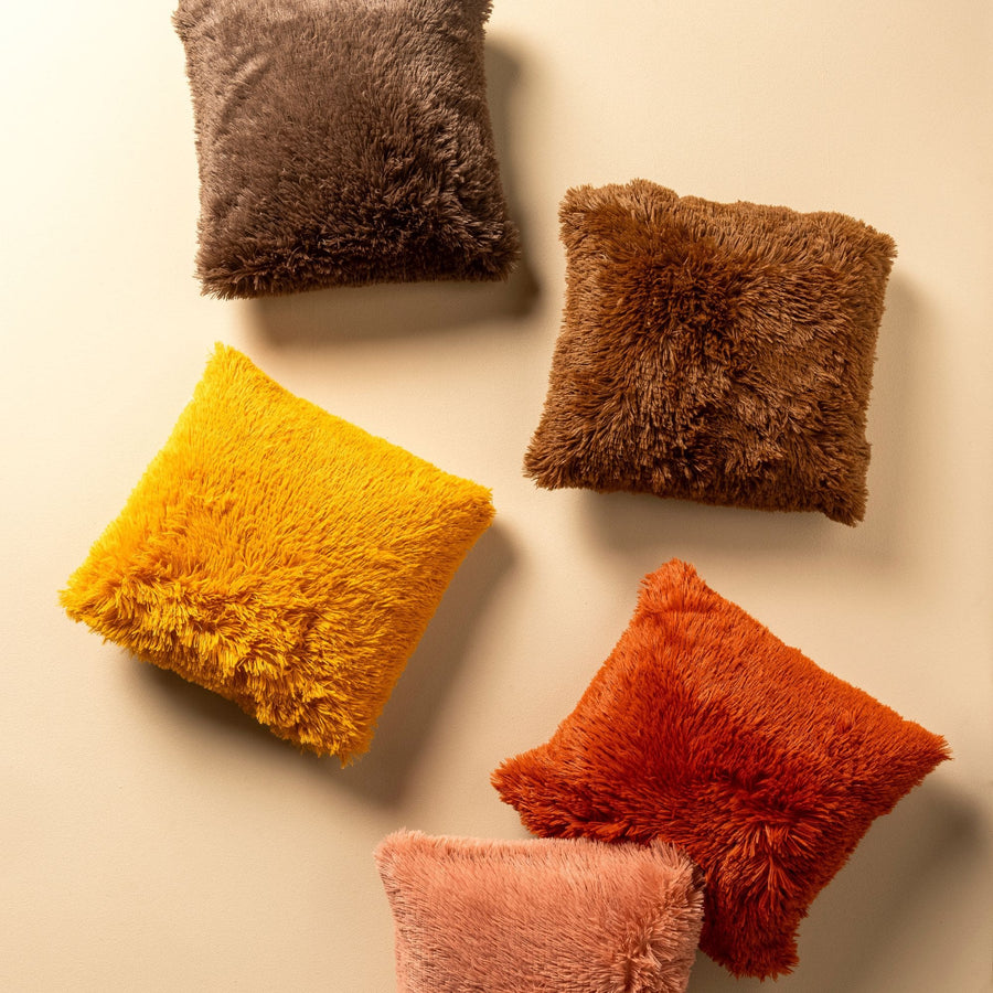 Superzachte fluffy kussenhoes 45x45 cm in het interieur