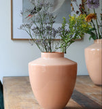 Tugela Peach vaas – Handgemaakte pastelvaas van glas Ø24,5–28 cm