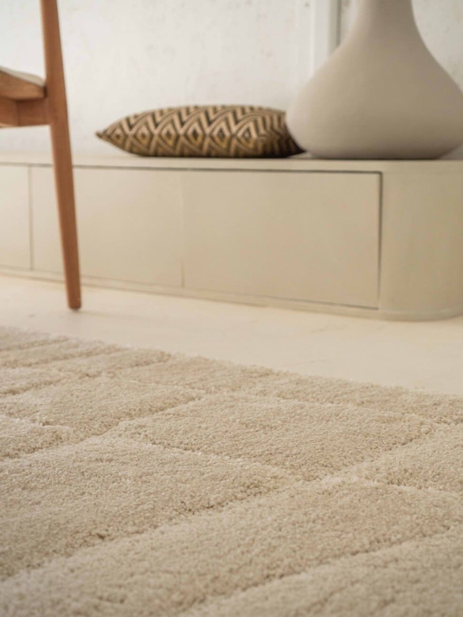 Brinker Loona vloerkleed Ivory in een licht interieur