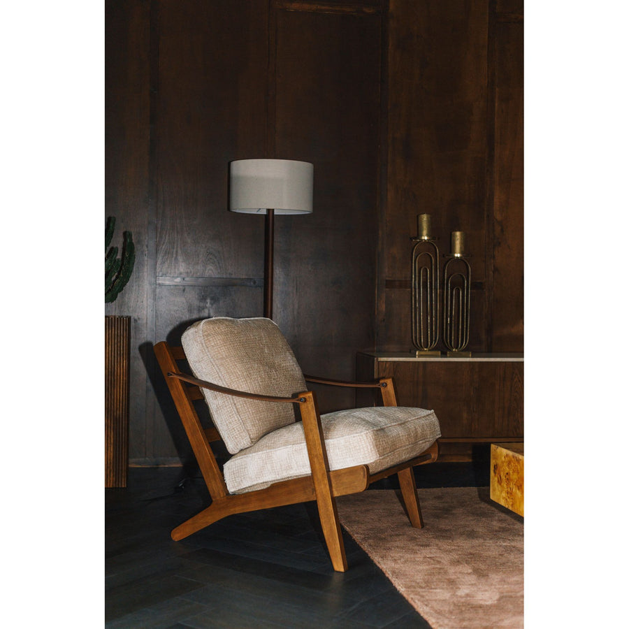 Washington fauteuil met houten frame in een interieur