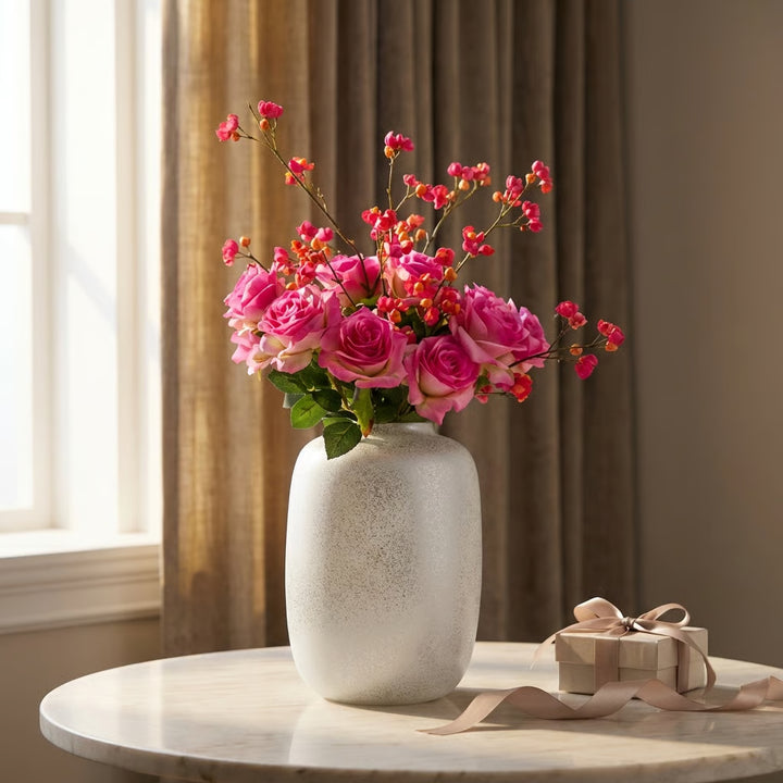 Zijden Valentijnsboeket met Artic Sparkle Silver Vaas