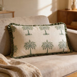 Palm Kussen 40x60 cm – Beige met Groene Print & Ruffle Rand