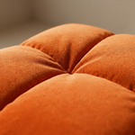 Royal Orange Chaise Longue - Close-up velours en stiknaad