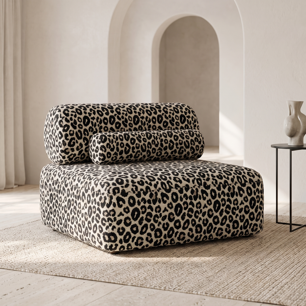 Valenci Toleno loungestoel panter zwart wit – sfeer woonkamer