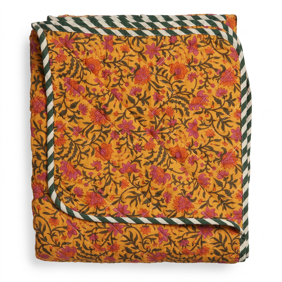 Plaid quilt katoen bloemenprint okergeel en groen 140x180 cm, opgevouwen