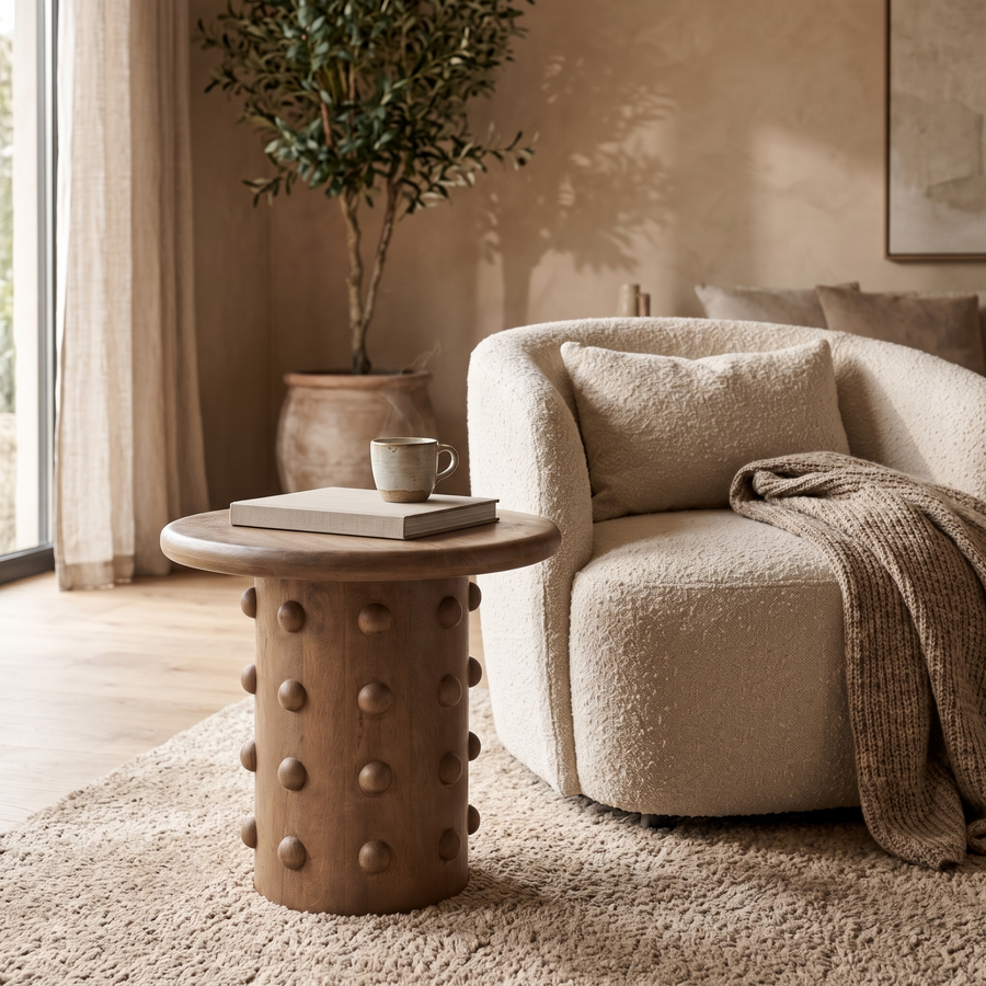 Bijzettafel PopDot naast een fauteuil