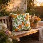 Oranje Buitenkussen 45x45 cm – Waterafstotend Sierkussen met Bladeren & Bloemen Print