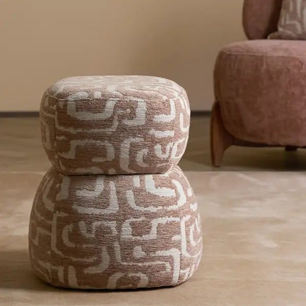 Poef Leyla terra print in interieur