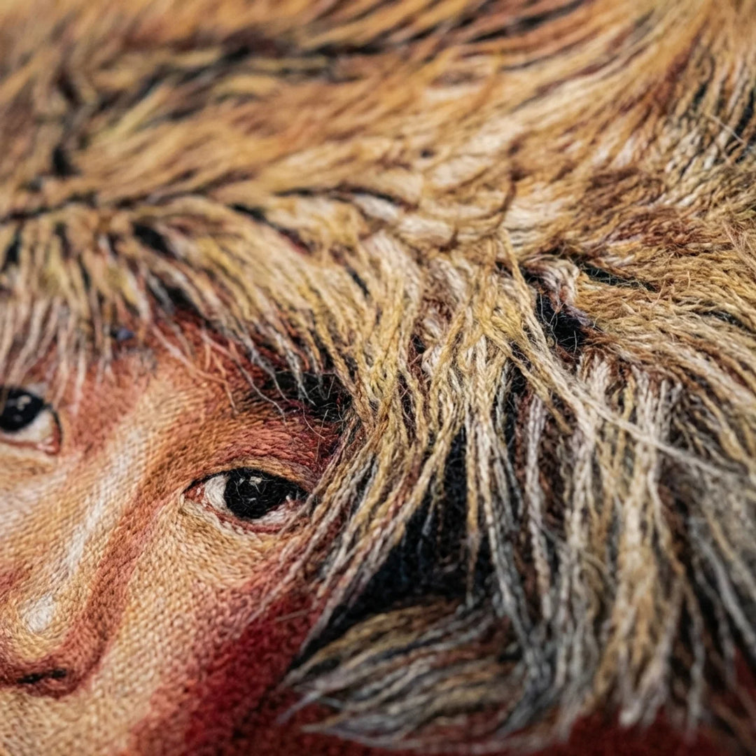 Geweven Wandpaneel Tibetan Boy – Rood | Zonder Lijst