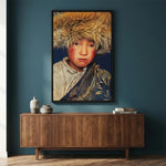 Geweven Wandpaneel Tibetan Boy – Blauw – Met Lijst