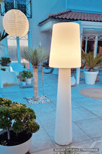No. 1 Staande Lamp 160cm lifestyle tuin