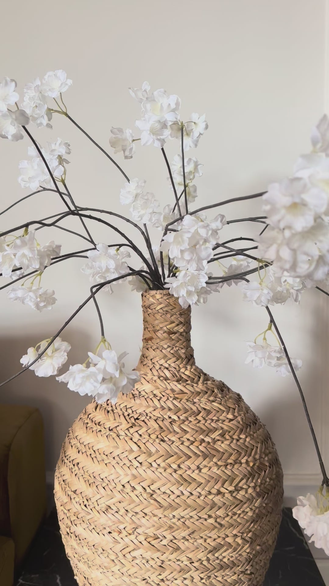 Rotan Tuitvaas met bloesem boeket