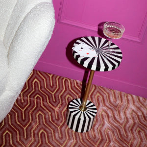 Strike Lucky Bijzettafel | Bold Monkey Zwart-Wit Gestreepte Design Tafel